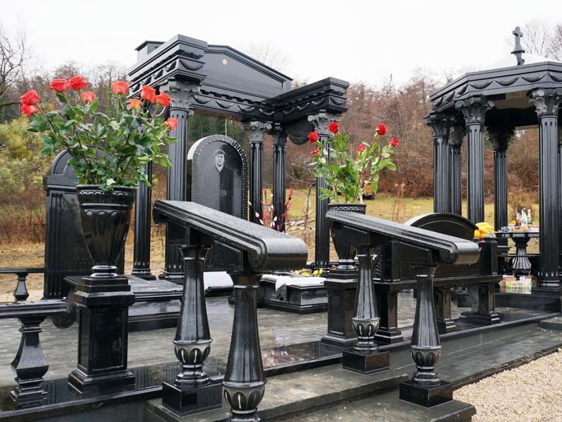 Фото памятников на кладбище из гранита формы красивые